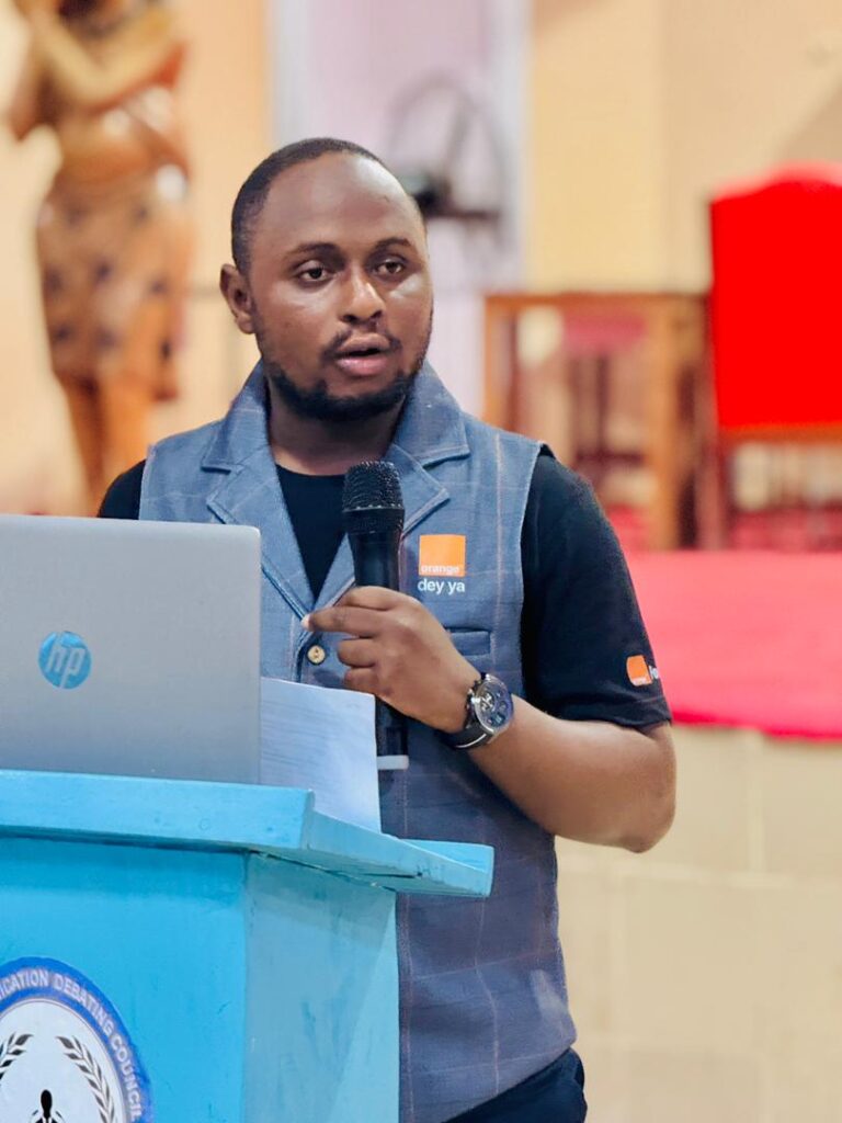 Orange PRO Alfie Barrie holds UNIMAK students spellbound at Tech Expo